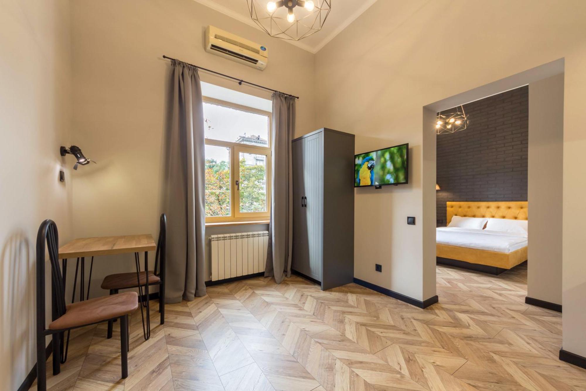 Central Apartments Maidan Area Kiev Eksteriør billede